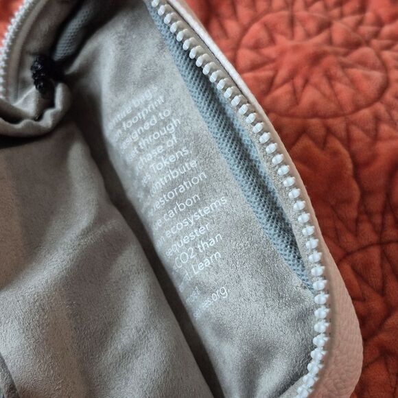 Athleta Rewards Sunglass Case Travel Pack - Picture 6 of 6